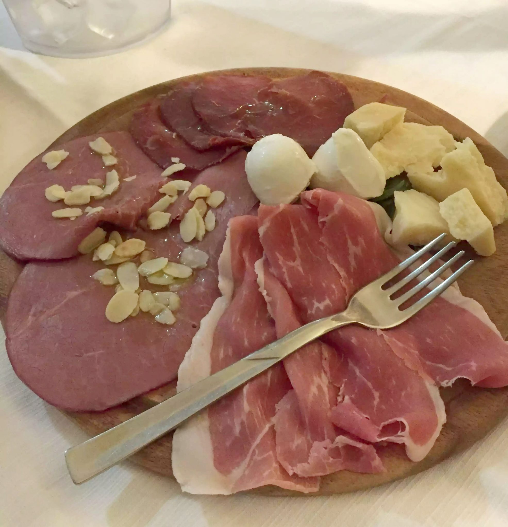 Leporino Puglia La Camelia Dinner Restaurant Antipasti Cheese Ham