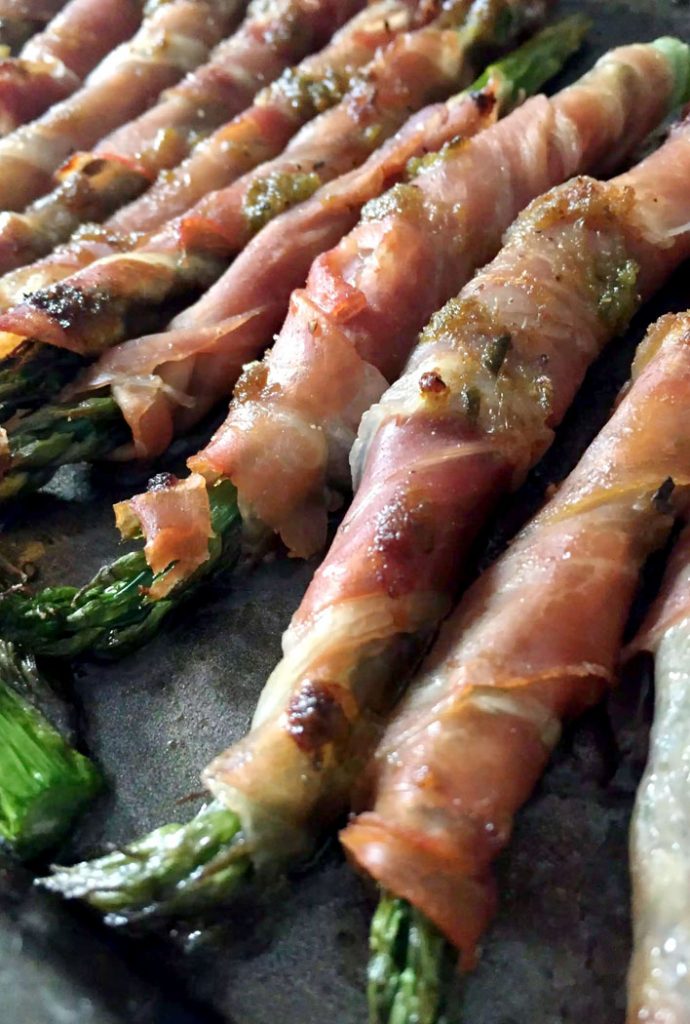 Prosciutto Wrapped Asparagus by Emma Eats & Explores - SCD, Paleo, Whole30, Glutenfree, Grainfree, Dairyfree, Sugarfree & Low Carb