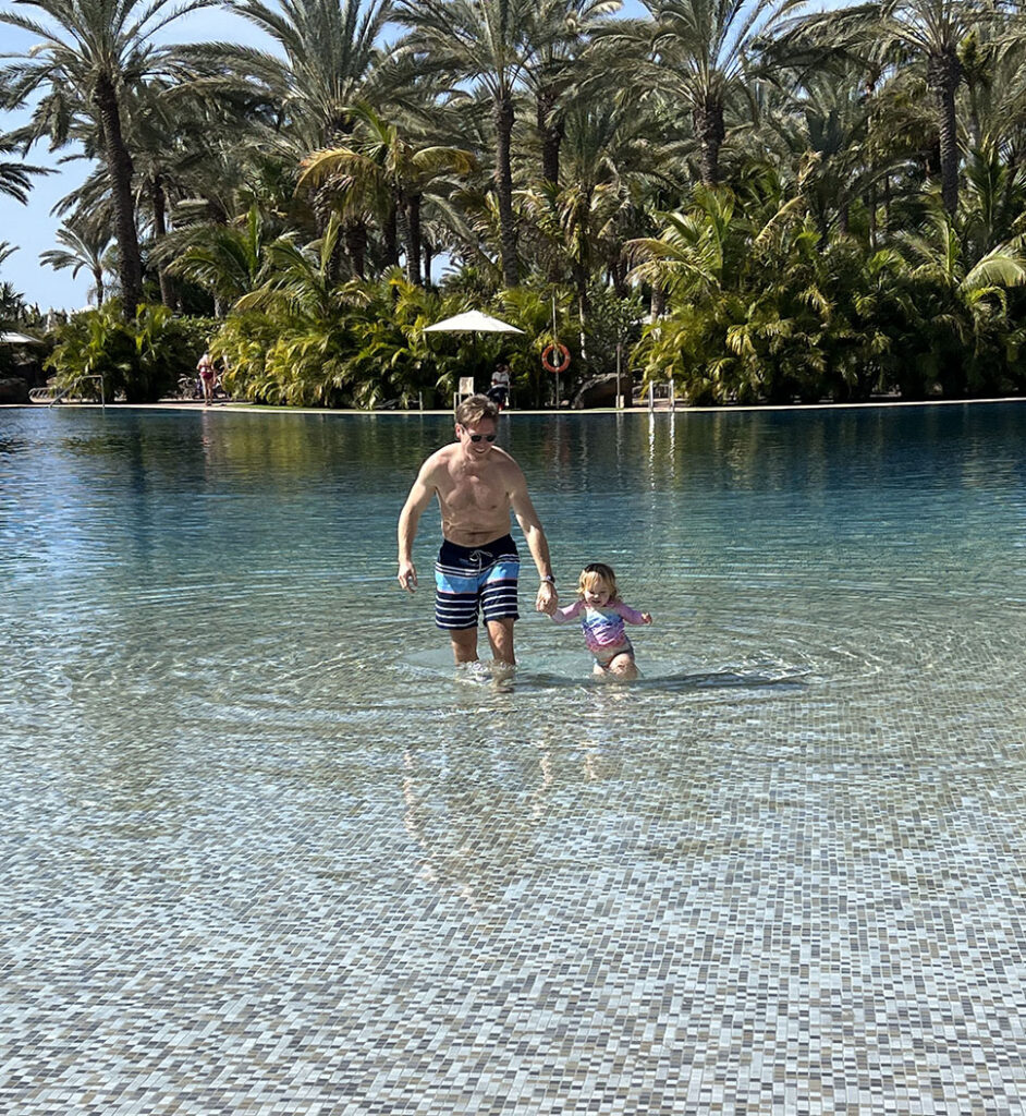 Dan & Nellie in the Lopesan Costa Meloneras Lake Pool