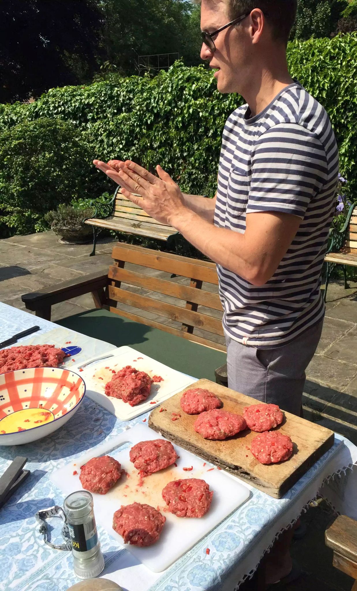 Super Simple Spicy Burgers (Chilli & Garlic by Emma Eats & Explores - SCD, Paleo, Grain-Free, gluten-Free, Dairy-Free, Clean Eating