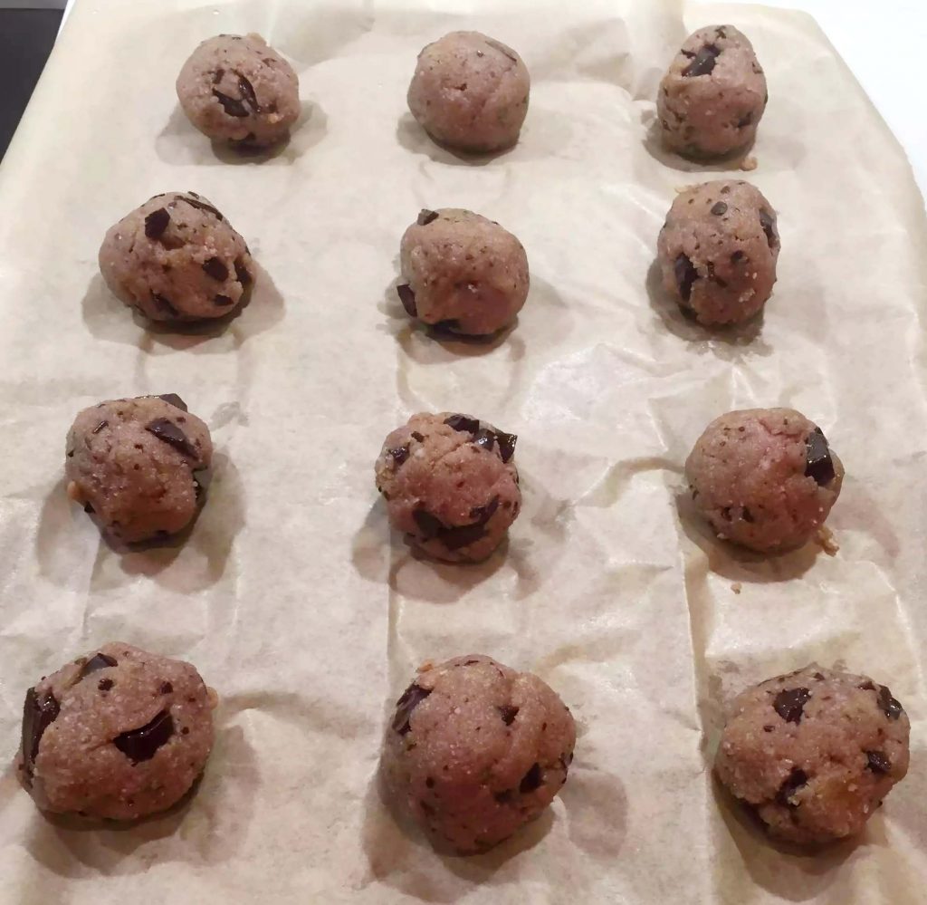 Chewy Chocolate Chip Cookies by Emma Eats & Explores - Grain-Free, Gluten-Free, Refined Sugar-Free, Paleo