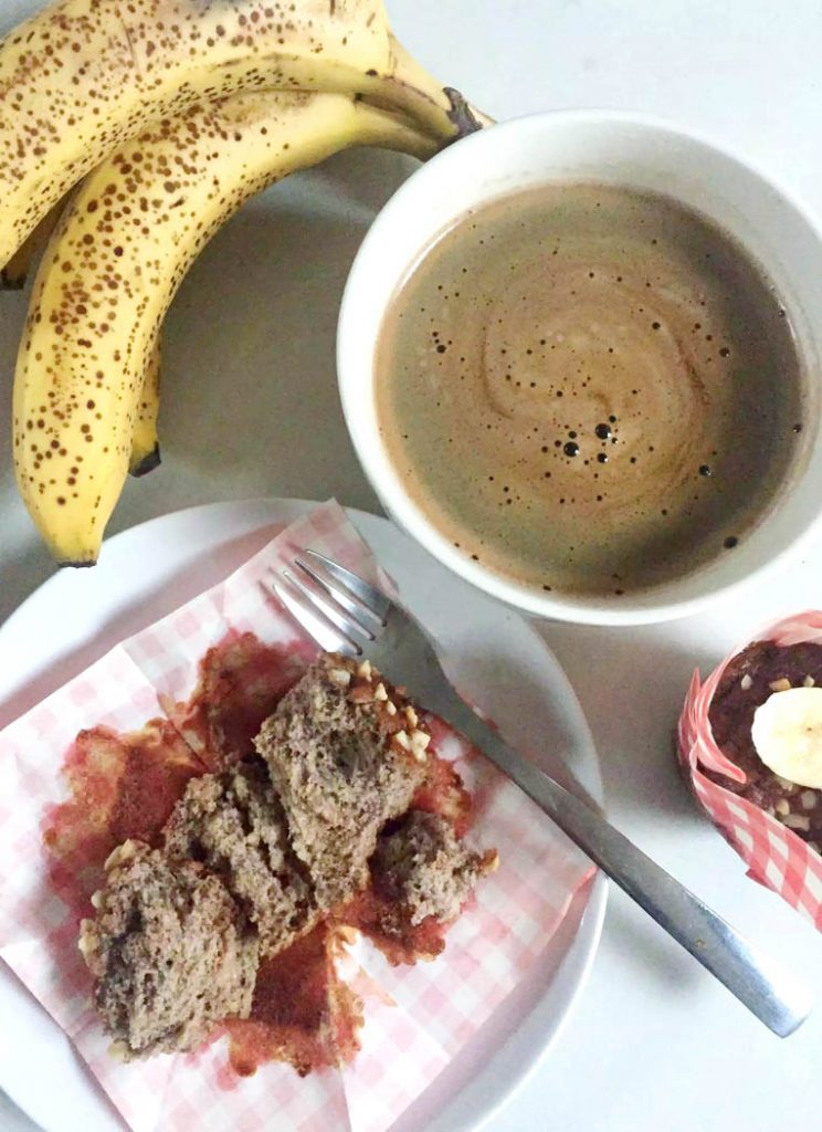 Banana Cinnamon Breakfast Muffins by Emma Eats & Explores - Grainfree, Glutenfree, Refined Sugarfree, Dairyfree, Paleo, SCD, Vegetarian, Low Carb