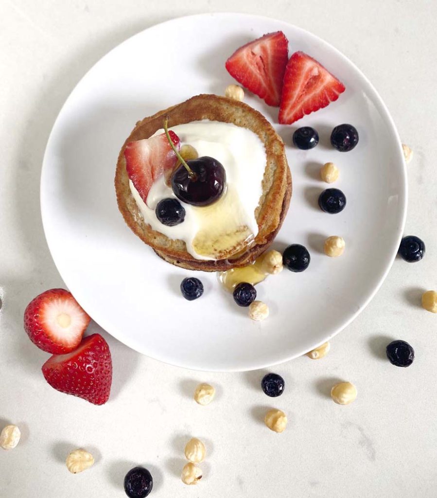 Hazelnut Flour Pancakes by Emma Eats & Explores - Grainfree, Glutenfree, Refined Sugarfree, Dairyfree, Paleo, SCD & Low Carb