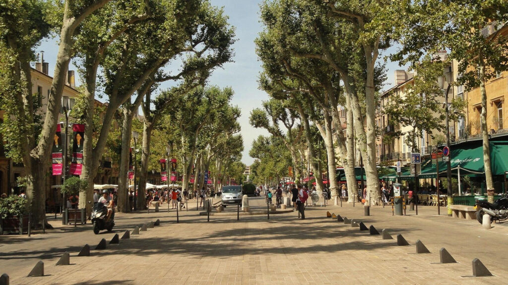 Cour Mirabeau Aix-en-Provence